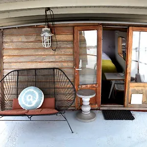  Couette-café Bed In Boat