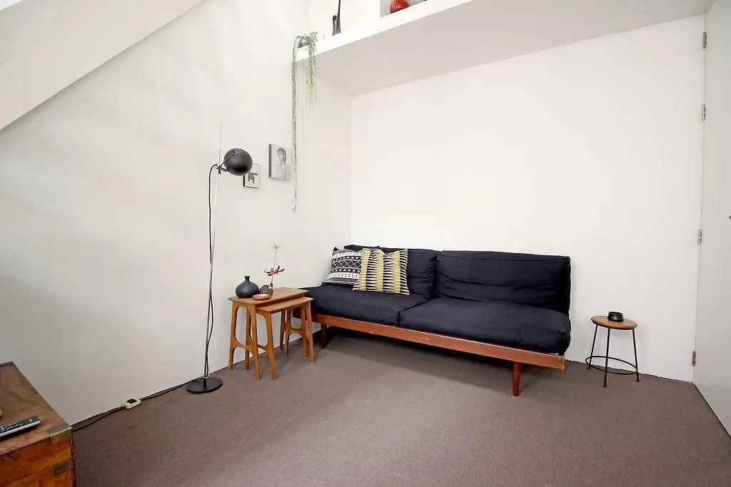 Beautiful 2 Floor Vondelpark Apartment. Amsterdam Bed & Breakfast